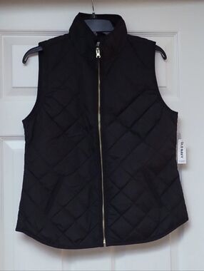 Quilted Black Vest With Pockets from Old Navy Size Small, New With Tags
